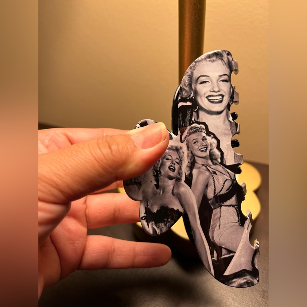 Marilyn Monroe Black & White  hair clip New! - Picture 5 of 5